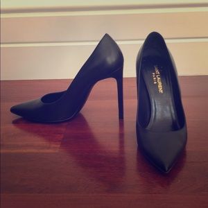 Saint Laurent Zoe Black Leather Point-Toe Pumps